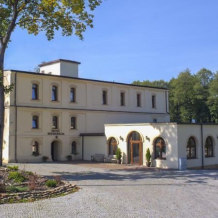Hotel Stary Mlyn Suchedniów エクステリア 写真