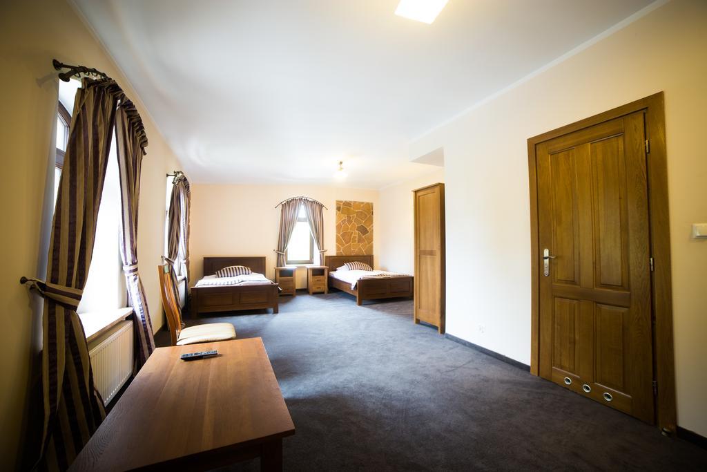 Hotel Stary Mlyn Suchedniów エクステリア 写真