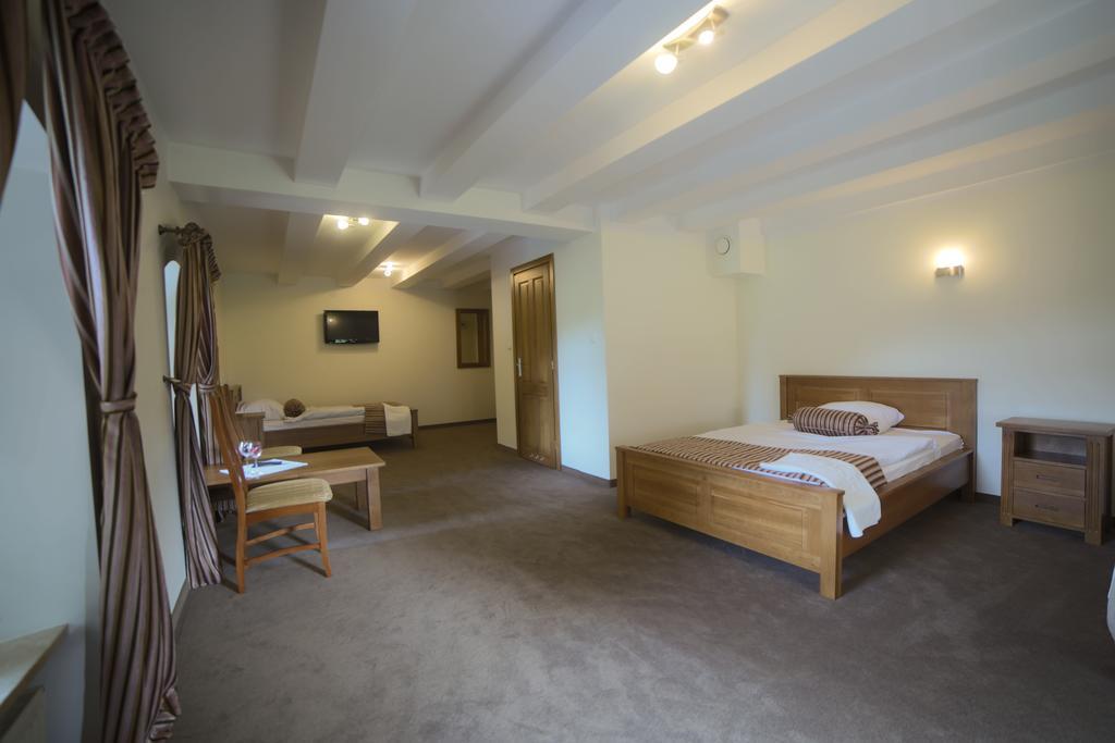 Hotel Stary Mlyn Suchedniów エクステリア 写真