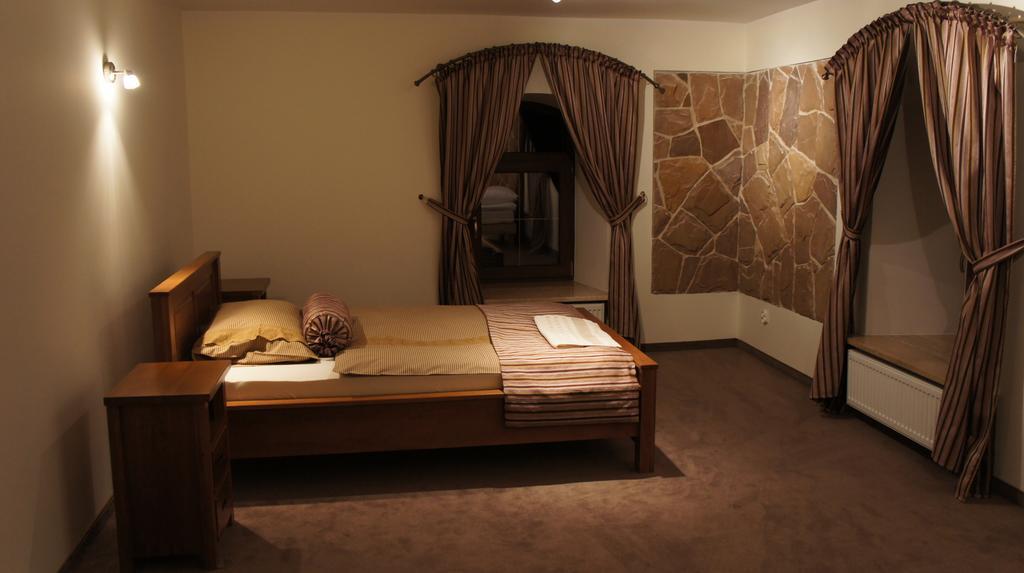 Hotel Stary Mlyn Suchedniów エクステリア 写真