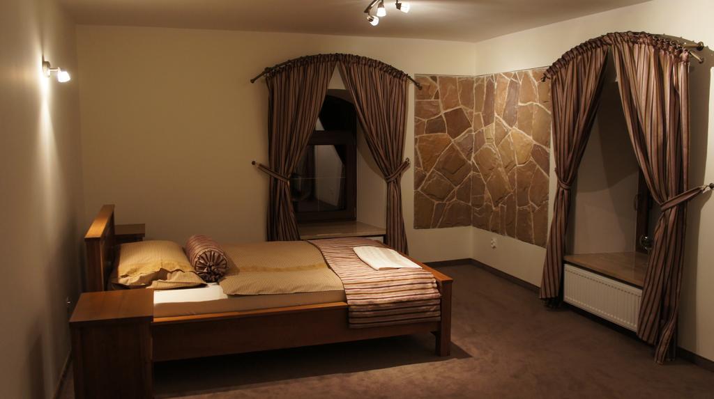 Hotel Stary Mlyn Suchedniów エクステリア 写真